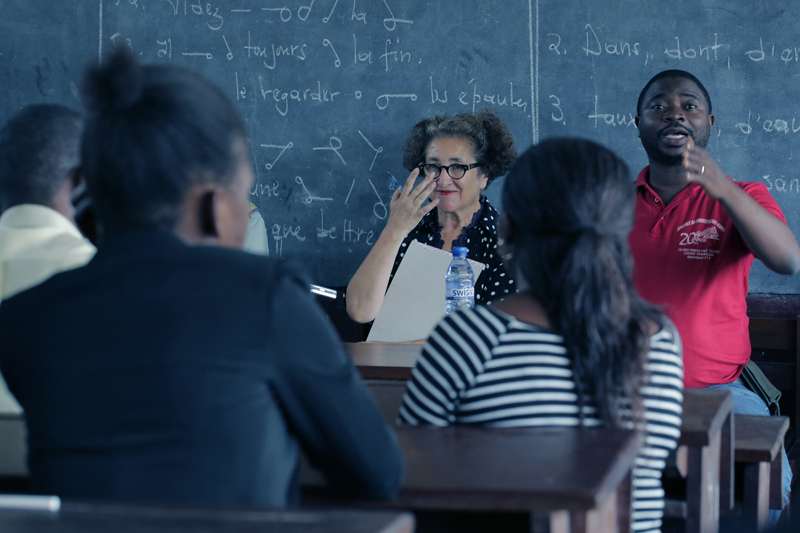 Ecole d'Eveil. Travail avec les élèves de secondaire de l'Institut Keela